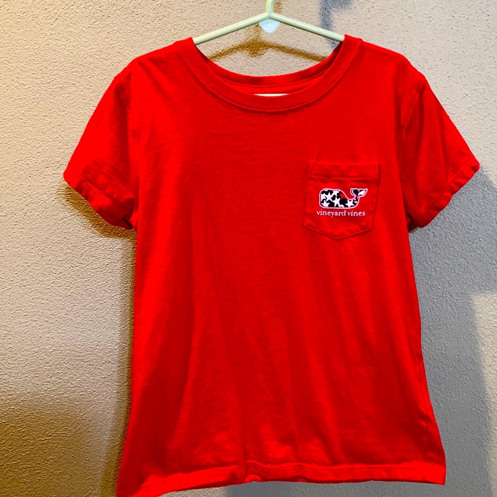 Vineyard vines tee